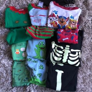 Boys pajamas 4T lot of 6 pair Christmas Halloween